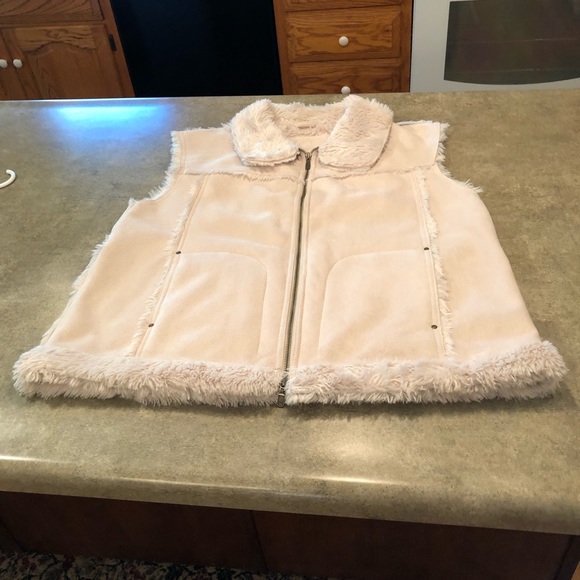 KYY Other - KYY FAUX FUR VEST